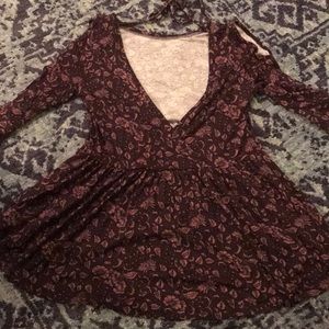 AEO bell sleeved maroon top